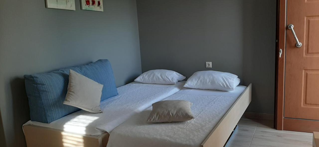 Viena Rooms & Apartments Palaiochora Eksteriør billede