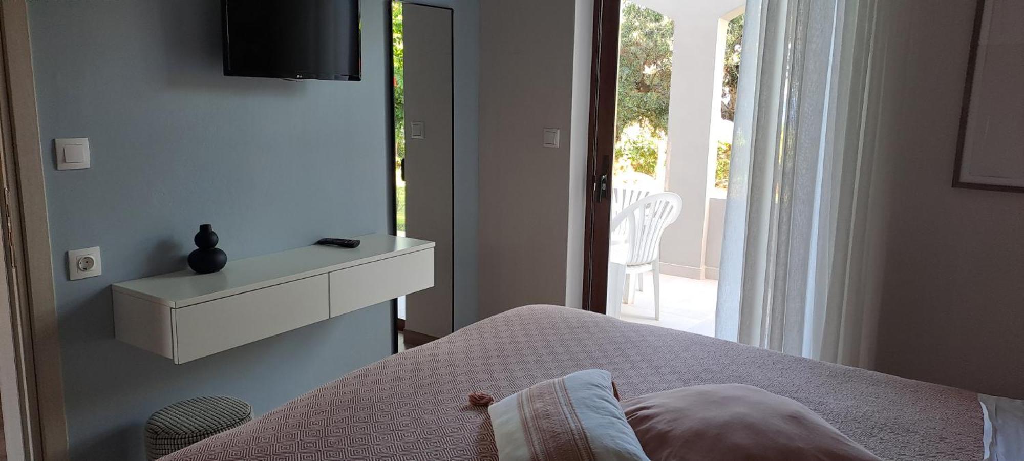 Viena Rooms & Apartments Palaiochora Eksteriør billede